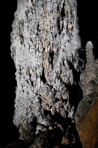 Cueva Coventosa (Cantabrie, Espagne) - Détail d'un pilier concrétionné (SP-26-1129)